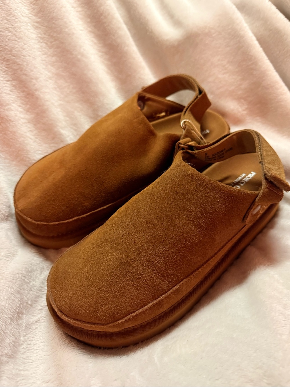 Women’s  Suede Closed-Toe clog in Brown
